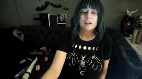 Snapshot of sugary_sweet chatting on 10/16/25, 04:24 Sugary online show from 10/16/25, 04:24