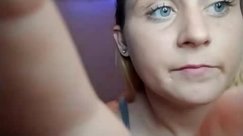 Pretty skye online show from 09/23/25, 04:04