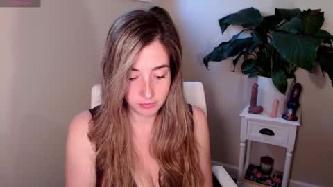 Mia online show from 10/07/25, 02:03