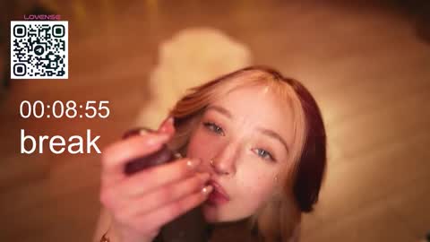 Snapshot of suk_ki chatting on 01/10/26, 05:09 Lika ginger Jessy blond online show from 01/10/26, 05:09