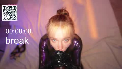 Snapshot of suk_ki chatting on 02/21/26, 07:09 Lika ginger Jessy blond online show from 02/21/26, 07:09