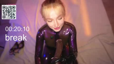 Snapshot of suk_ki chatting on 03/20/26, 07:02 Lika ginger Jessy blond online show from 03/20/26, 07:02