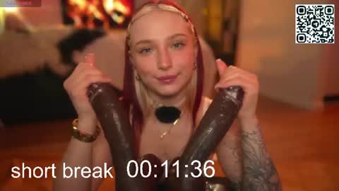 Snapshot of suk_ki chatting on 06/10/26, 06:45 Lika ginger Jessy blond online show from 06/10/26, 06:45