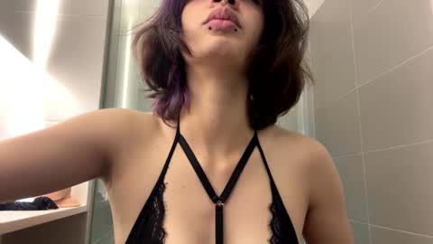 Suku Ren online show from 09/27/25, 04:23