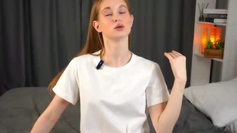 Ilona online show from 10/28/25, 07:45