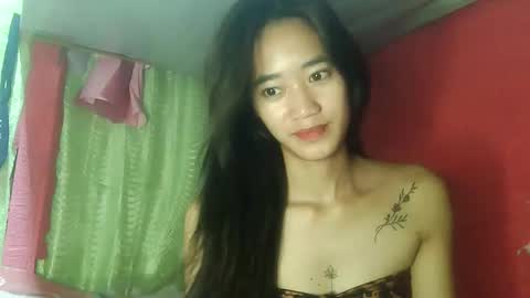 Snapshot of sultrygirl69 chatting on 10/13/25, 11:27 ANNA online show from 10/13/25, 11:27