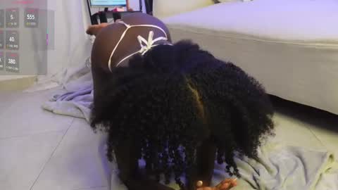 Snapshot of sum___ chatting on 11/12/25, 07:13 SUM online show from 11/12/25, 07:13