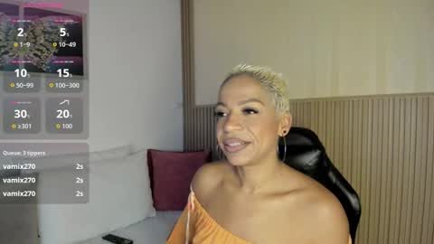 Snapshot of summer__night_ chatting on 11/15/25, 12:13 summer__night_ online show from 11/15/25, 12:13