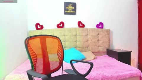 summer_girls01 online show from 09/27/25, 10:04