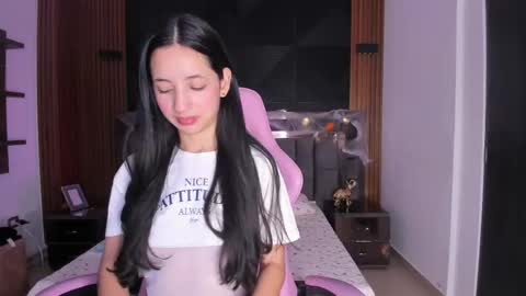 Summer Rouge online show from 10/22/25, 11:32