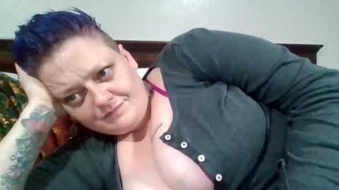 Snapshot of summerdivine69 chatting on 11/17/25, 10:32 Summer Divine online show from 11/17/25, 10:32