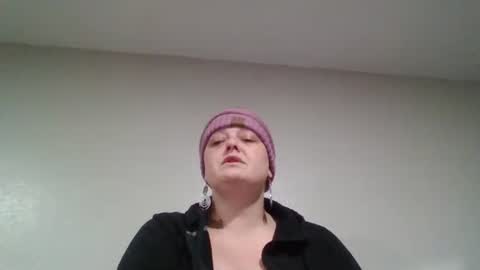 Snapshot of summerdivine69 chatting on 11/18/25, 08:19 Summer Divine online show from 11/18/25, 08:19