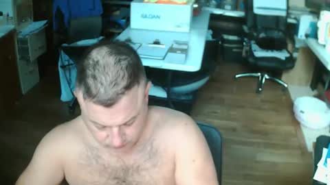 Snapshot of summerfun35 chatting on 12/01/24, 08:42 cincyguy online show from 12/01/24, 08:42