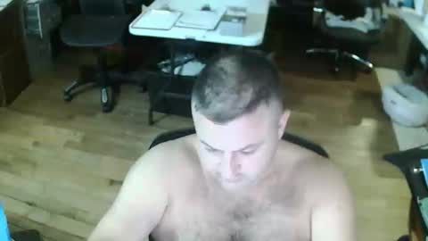 Snapshot of summerfun35 chatting on 12/03/24, 03:41 cincyguy online show from 12/03/24, 03:41