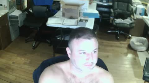 Snapshot of summerfun35 chatting on 12/11/24, 03:24 cincyguy online show from 12/11/24, 03:24