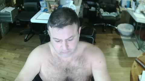 Snapshot of summerfun35 chatting on 12/24/24, 04:55 cincyguy online show from 12/24/24, 04:55