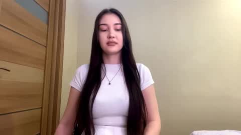 Snapshot of summersandmann chatting on 11/07/25, 01:44 Emily online show from 11/07/25, 01:44