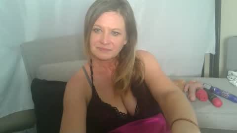 Summerxoxo69 online show from 05/25/26, 07:31