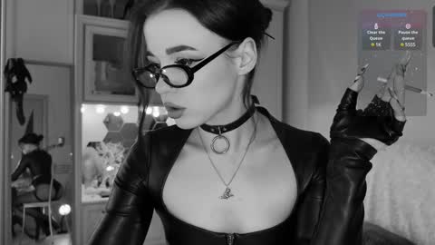 Snapshot of sun_for_you chatting on 01/03/25, 09:04 Miss Nelly online show from 01/03/25, 09:04