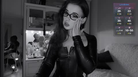 Snapshot of sun_for_you chatting on 02/01/25, 01:23 Miss Nelly online show from 02/01/25, 01:23