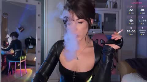 Snapshot of sun_for_you chatting on 10/18/25, 12:39 Miss Nelly online show from 10/18/25, 12:39