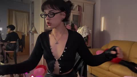 Snapshot of sun_for_you chatting on 06/03/26, 05:40 Miss Nelly online show from 06/03/26, 05:40