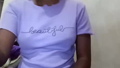 Snapshot of sunali_jain03 chatting on 12/19/25, 04:30 sunali_jain03 online show from 12/19/25, 04:30