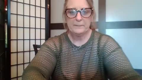 Snapshot of sunflower556 chatting on 05/15/26, 06:48 Sunflower online show from 05/15/26, 06:48
