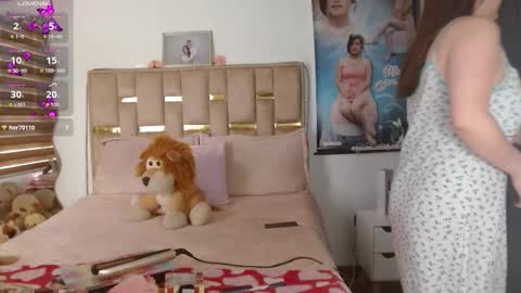 Snapshot of sunflower_dance chatting on 11/11/25, 06:41 Jeraldine online show from 11/11/25, 06:41