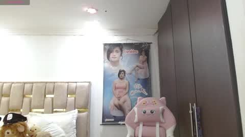 Snapshot of sunflower_dance chatting on 04/27/26, 05:33 Jeraldine online show from 04/27/26, 05:33