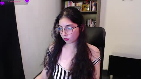 Snapshot of sunflower_uwu chatting on 02/09/25, 12:49 violetta online show from 02/09/25, 12:49