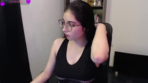 Snapshot of sunflower_uwu chatting on 02/25/25, 12:36 violetta online show from 02/25/25, 12:36