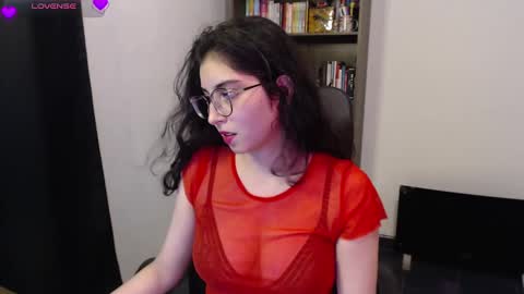 Snapshot of sunflower_uwu chatting on 02/27/25, 12:32 violetta online show from 02/27/25, 12:32