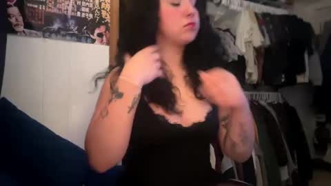 Snapshot of sunflowerxo chatting on 11/18/25, 07:13 Sofie online show from 11/18/25, 07:13