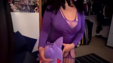 Snapshot of sunflowerxo chatting on 06/19/26, 05:23 Sofie online show from 06/19/26, 05:23