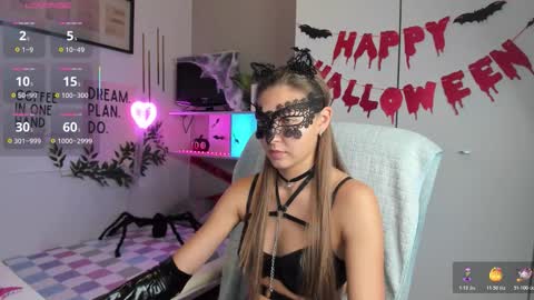 Snapshot of sunlightsofia chatting on 10/31/25, 09:49 Sofia online show from 10/31/25, 09:49