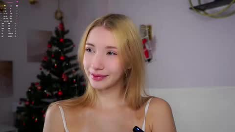 Snapshot of sunnmoonn chatting on 01/07/26, 02:41 Lily online show from 01/07/26, 02:41