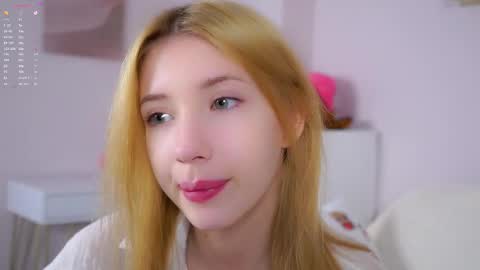Snapshot of sunnmoonn chatting on 02/03/26, 02:44 Lily online show from 02/03/26, 02:44