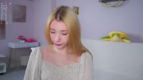Snapshot of sunnmoonn chatting on 02/07/26, 02:43 Lily online show from 02/07/26, 02:43