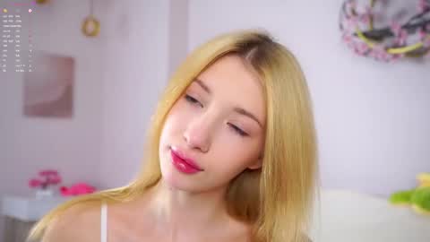 Snapshot of sunnmoonn chatting on 02/17/26, 02:46 Lily online show from 02/17/26, 02:46