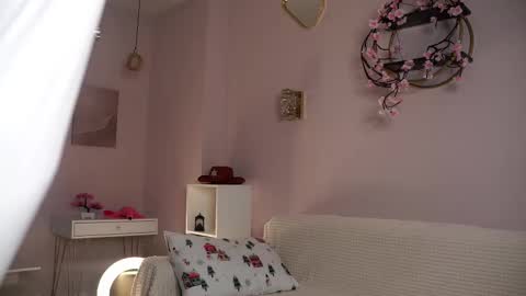 Snapshot of sunnmoonn chatting on 03/14/26, 02:44 Lily online show from 03/14/26, 02:44