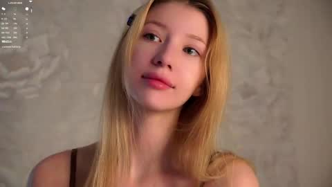 Snapshot of sunnmoonn chatting on 04/20/26, 03:04 Lily online show from 04/20/26, 03:04