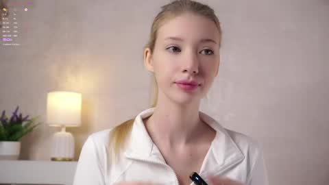 Snapshot of sunnmoonn chatting on 05/27/26, 02:36 Lily online show from 05/27/26, 02:36
