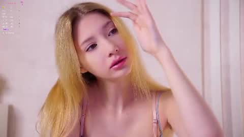 Snapshot of sunnmoonn chatting on 06/11/26, 02:48 Lily online show from 06/11/26, 02:48