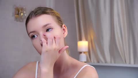 Lily online show from 07/07/26, 02:43