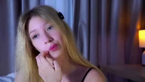 Lily online show from 07/18/26, 11:30
