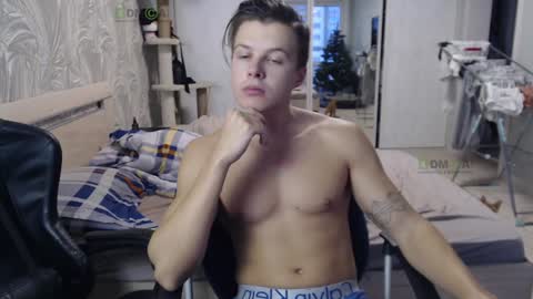 Snapshot of sunny1girl chatting on 12/26/24, 02:22 Alice and Sergey online show from 12/26/24, 02:22
