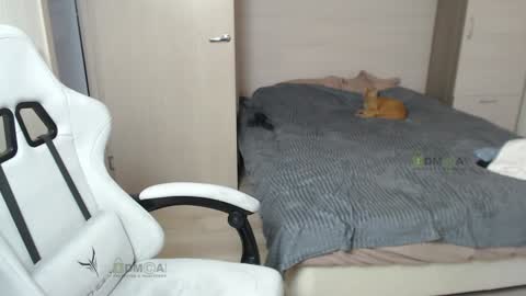 Snapshot of sunny1girl chatting on 02/01/25, 11:10 Alice and Sergey online show from 02/01/25, 11:10