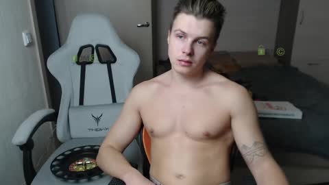 Snapshot of sunny1girl chatting on 02/14/25, 02:33 Alice and Sergey online show from 02/14/25, 02:33
