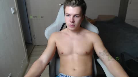 Snapshot of sunny1girl chatting on 03/03/25, 02:04 Alice and Sergey online show from 03/03/25, 02:04